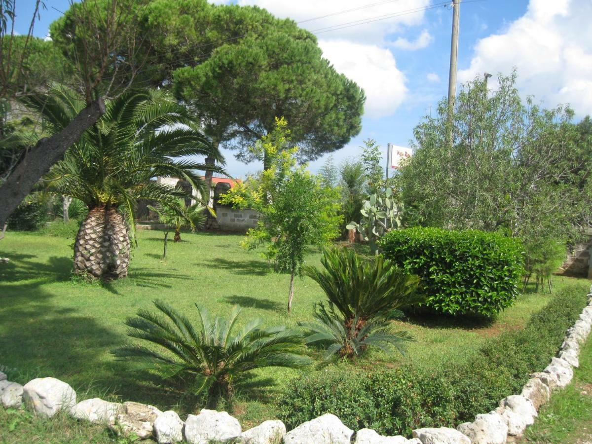 Villa Rita Bed & Breakfast Campi Salentina Bagian luar foto