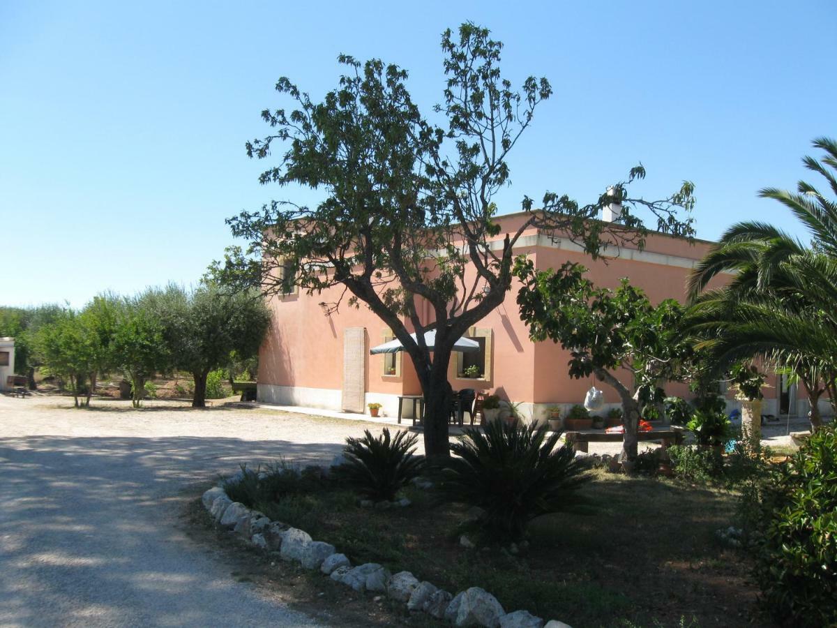 Villa Rita Bed & Breakfast Campi Salentina Bagian luar foto