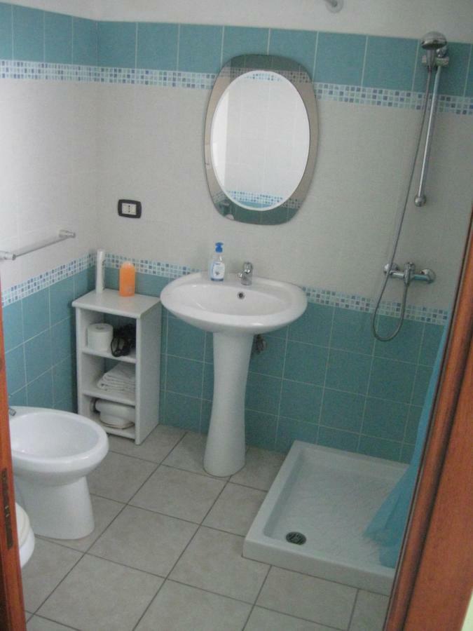 Villa Rita Bed & Breakfast Campi Salentina Bagian luar foto