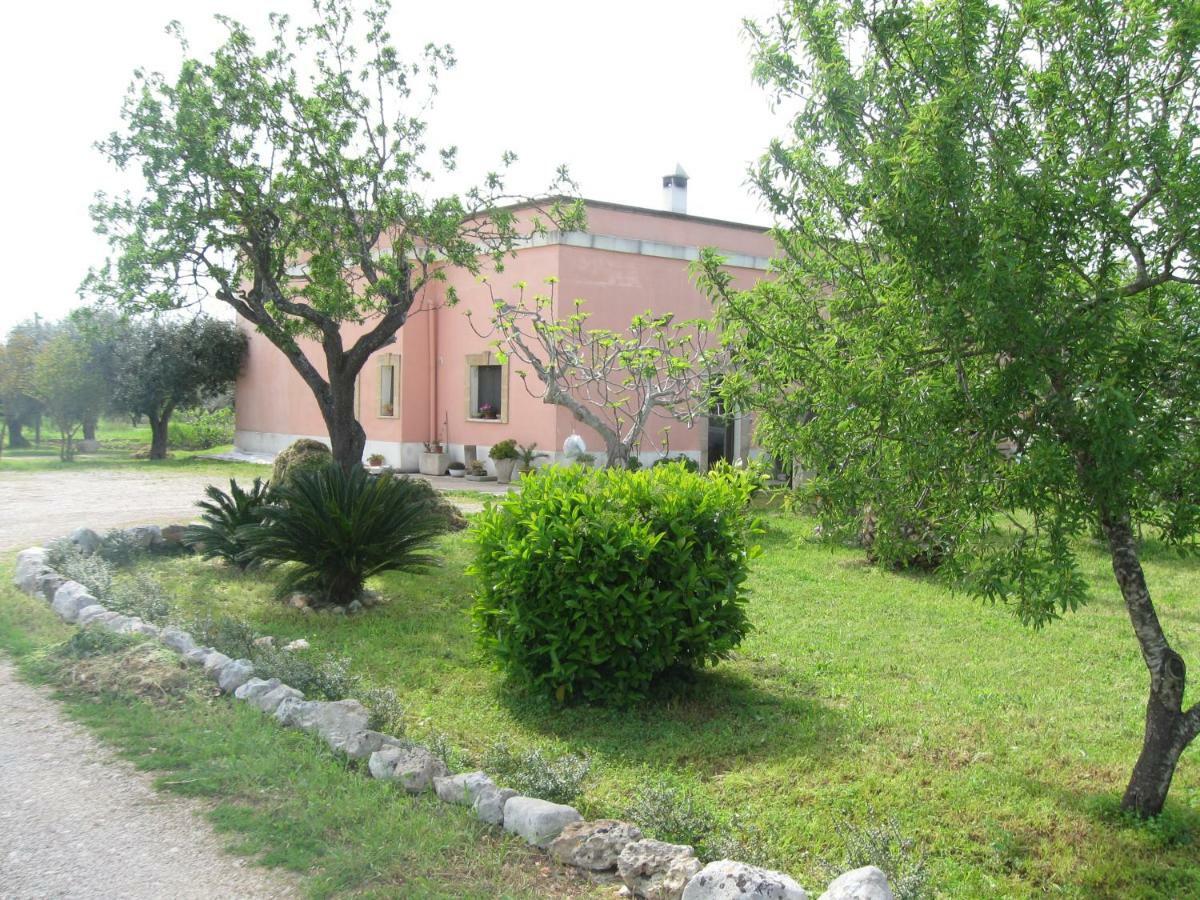 Villa Rita Bed & Breakfast Campi Salentina Bagian luar foto